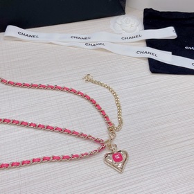Новая модель поясной цепочки из чистой меди от Chanel уже в прода