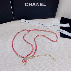 Новая модель поясной цепочки из чистой меди от Chanel уже в прода