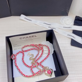 Новая модель поясной цепочки из чистой меди от Chanel уже в прода