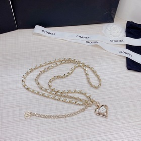 Новая модель поясной цепочки из чистой меди от Chanel уже в прода