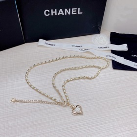 Новая модель поясной цепочки из чистой меди от Chanel уже в прода