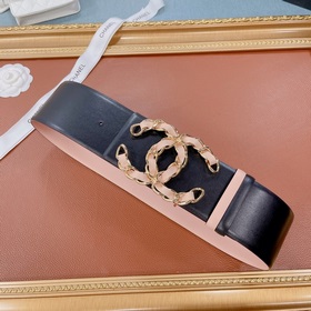 Новая модель на официальном сайте Chanel, изготовлена из итальянс