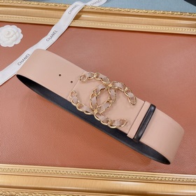 Новая модель на официальном сайте Chanel, изготовлена из итальянс