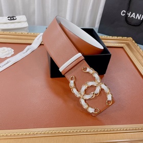 Новая модель на официальном сайте Chanel, изготовлена из итальянс