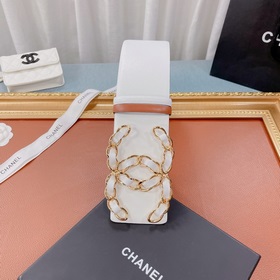 Новая модель на официальном сайте Chanel, изготовлена из итальянс