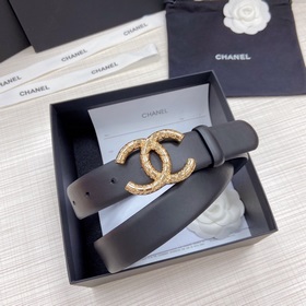 Новая модель на официальном сайте Chanel. Двусторонняя кожа телен