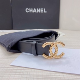 Новая модель на официальном сайте Chanel. Двусторонняя кожа телен