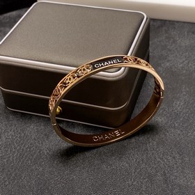 Chanel Новый браслет Chanel с ажурной отделкой, сверкающий, с пр