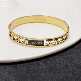 Chanel Новый браслет Chanel с ажурной отделкой, сверкающий, с пр