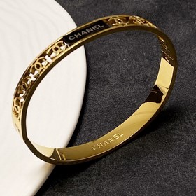 Chanel Новый браслет Chanel с ажурной отделкой, сверкающий, с пр