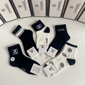 В комплекте Новые носки Chanel средней длины! Пять пар в коробке,