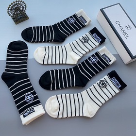 (5 пар в коробке) CHANEL Классические носки средней длины, высока