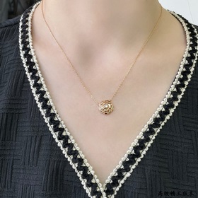 Материал V-Gold 8690190 Ожерелье Chanel с золотыми камелиями. Как