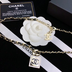 Chanel, подержанное, ожерелье с двойным C. Модели Chanel не нужда
