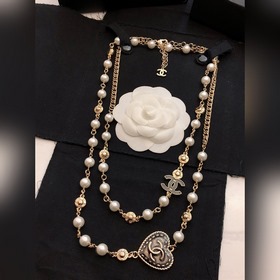Популярные модели ожерелий Chanel поступили в продажу, доступны в