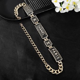 Chanel Новое ожерелье, синхронно представлено в магазинах. Двойно