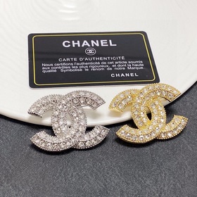 CHANEL выпустила новую коллекцию брошей с бриллиантами, которые л