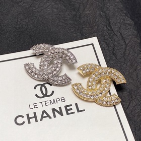 CHANEL выпустила новую коллекцию брошей с бриллиантами, которые л
