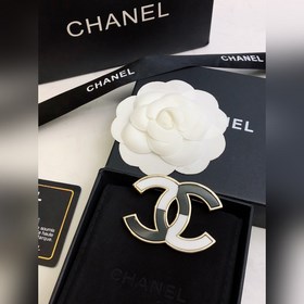 Chanel Новая брошь Chanel с точной детализацией. Новинка на офиц