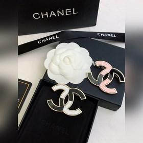 Chanel Новая брошь Chanel с точной детализацией. Новинка на офиц