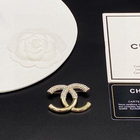 Chanel  CHANEL Маленькая булавка Chanel с полудрагоценными камня