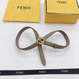 Новая модель на официальном сайте Fendi, 2,0 см, двусторонняя кож