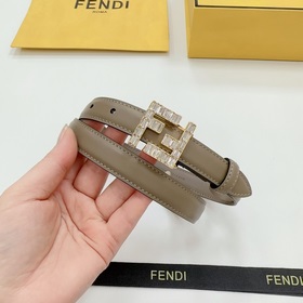 Новая модель на официальном сайте Fendi, 2,0 см, двусторонняя кож