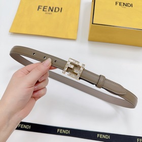 Новая модель на официальном сайте Fendi, 2,0 см, двусторонняя кож