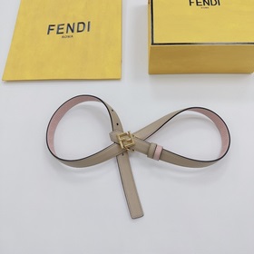 Новая модель на официальном сайте Fendi, ширина 2,0 см, пояс коль
