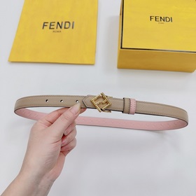 Новая модель на официальном сайте Fendi, ширина 2,0 см, пояс коль