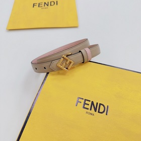 Новая модель на официальном сайте Fendi, ширина 2,0 см, пояс коль