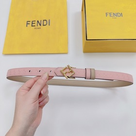 Новая модель на официальном сайте Fendi, ширина 2,0 см, пояс коль