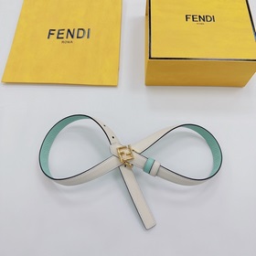 Новая модель на официальном сайте Fendi, ширина 2,0 см, пояс коль