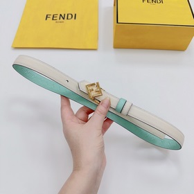 Новая модель на официальном сайте Fendi, ширина 2,0 см, пояс коль