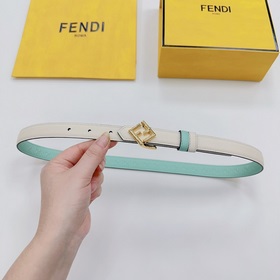 Новая модель на официальном сайте Fendi, ширина 2,0 см, пояс коль