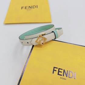 Новая модель на официальном сайте Fendi, ширина 2,0 см, пояс коль
