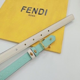 Новая модель на официальном сайте Fendi, ширина 2,0 см, пояс коль