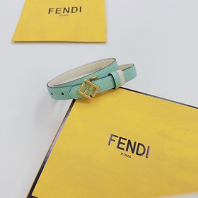 Новая модель на официальном сайте Fendi, ширина 2,0 см, пояс коль