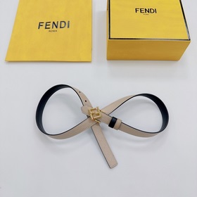 Новая модель на официальном сайте Fendi, ширина 2,0 см, пояс коль
