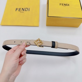 Новая модель на официальном сайте Fendi, ширина 2,0 см, пояс коль