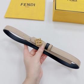 Новая модель на официальном сайте Fendi, ширина 2,0 см, пояс коль