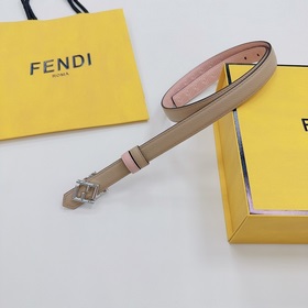 Новая модель на официальном сайте Fendi, ширина 2,0 см, пояс коль