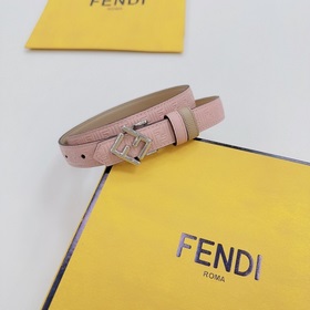 Новая модель на официальном сайте Fendi, ширина 2,0 см, пояс коль