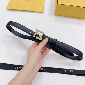 Новая модель на официальном сайте Fendi, 2,0 см, двусторонняя кож