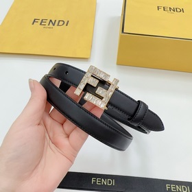 Новая модель на официальном сайте Fendi, 2,0 см, двусторонняя кож