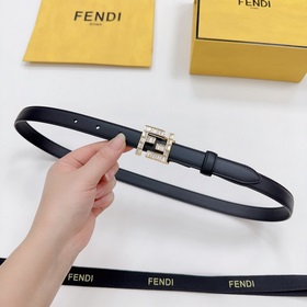 Новая модель на официальном сайте Fendi, 2,0 см, двусторонняя кож