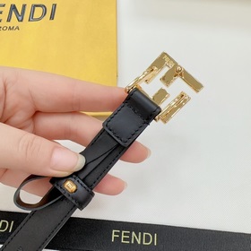 Новая модель на официальном сайте Fendi, 2,0 см, двусторонняя кож