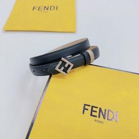 Новая модель на официальном сайте Fendi, ширина 2,0 см, пояс коль