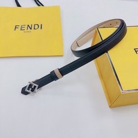 Новая модель на официальном сайте Fendi, ширина 2,0 см, пояс коль