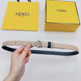 Новая модель на официальном сайте Fendi, ширина 2,0 см, пояс коль
